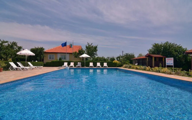 Sunny Hills Villas