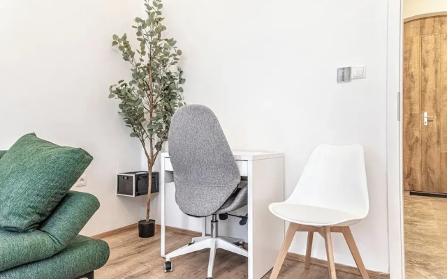 Lovely Apartment Steps from Schonbrunn