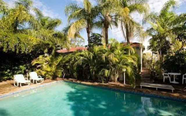 Caralina Court