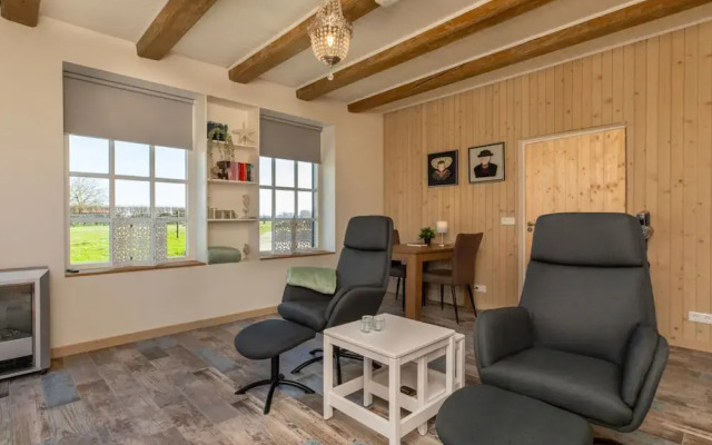 Cosy Holiday Home With Garden