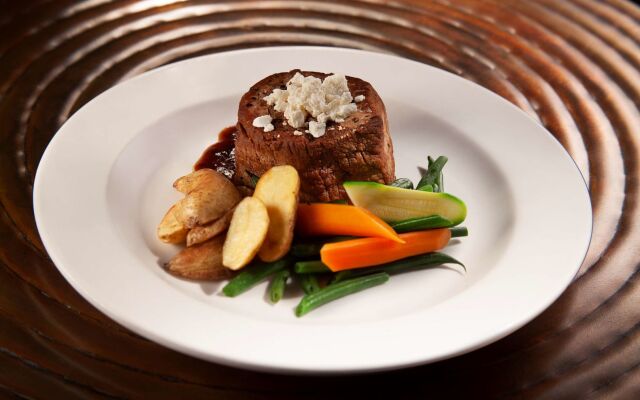 Embassy Suites by Hilton Philadelphia Airport