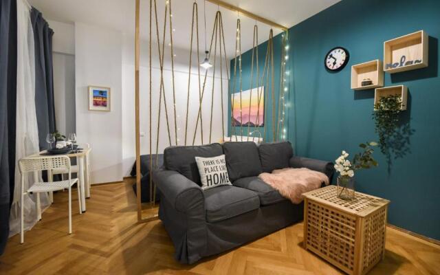 ALL U NEED IS LOVE - Homey Central Studio