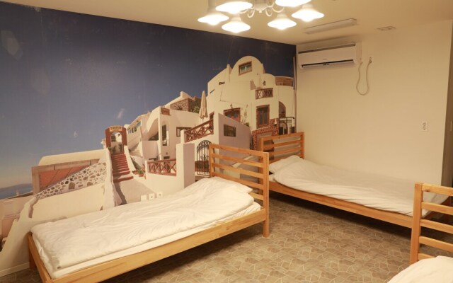 Love Jeju Sanbangsan Guesthouse - Hostel