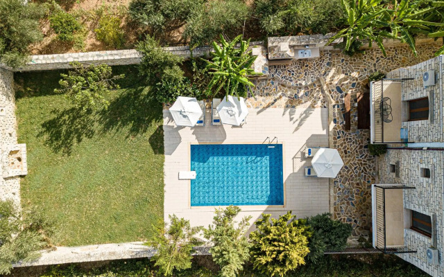 Villa Ahlades