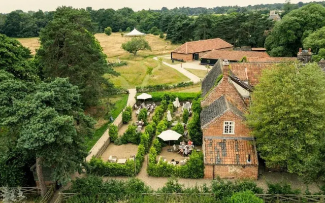 Fritton Lake - The Clubhouse