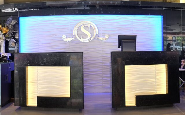 Southpole Central Hotel