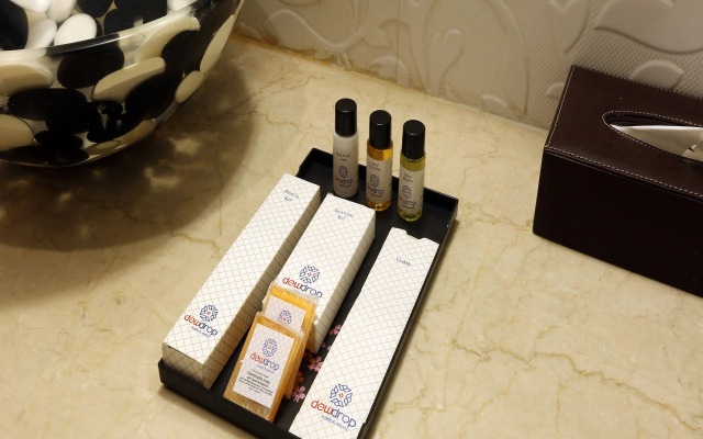 Qcent Gurgaon by Pacific Inn