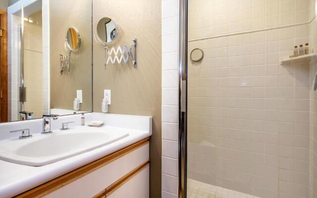 Seasons Four by Snowmass Vacations