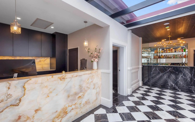 Gladius Hotel & Suites