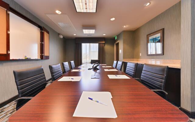 Holiday Inn Express & Suites Indio - Coachella Valley by IHG