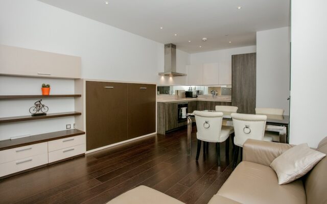 1 Bedroom Flat In East Putney