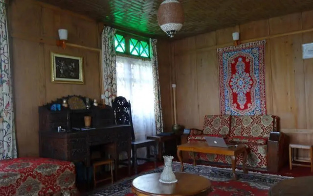 Shalimar Group of Houseboats