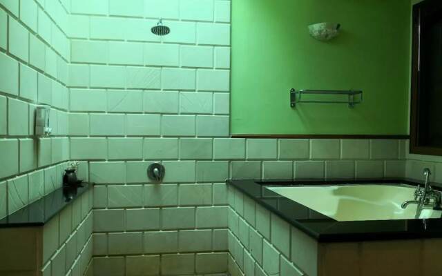 Alpine LXPD Water Chalet