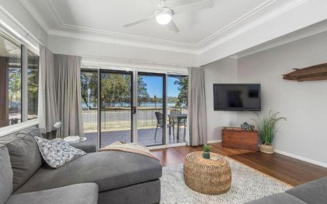 BANYANDAH 557 Ocean Drive NH