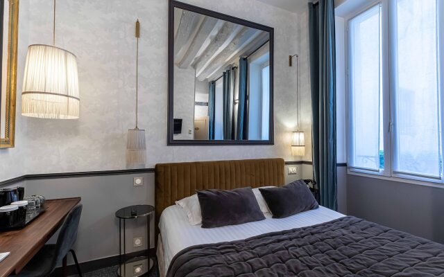 Dauphine Saint Germain Hotel