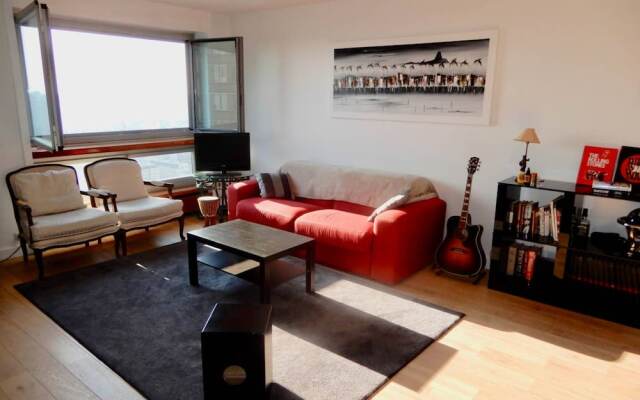 Modern 1 Bedroom Apartment Near Eiffel Tower