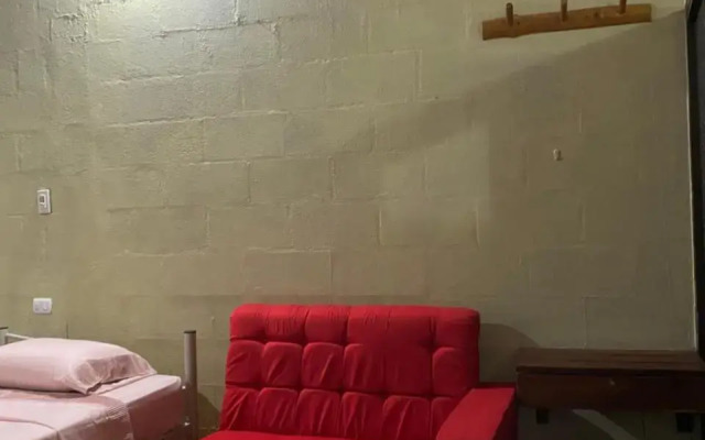 Mauras Tropical Mini Hostel