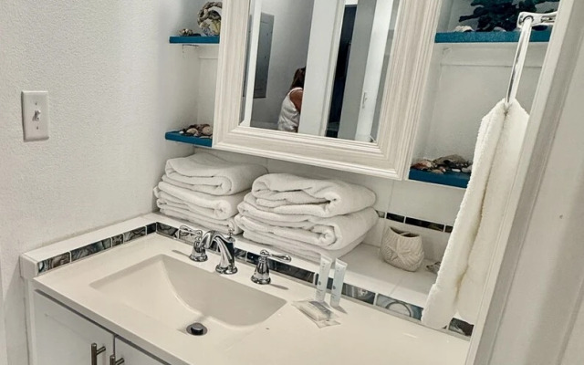 Cristy's Crab Shack @ Sunrise Villas