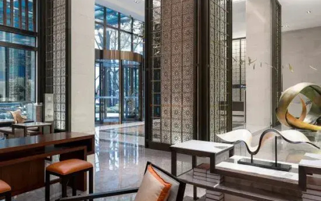 Paxton Park Hotel