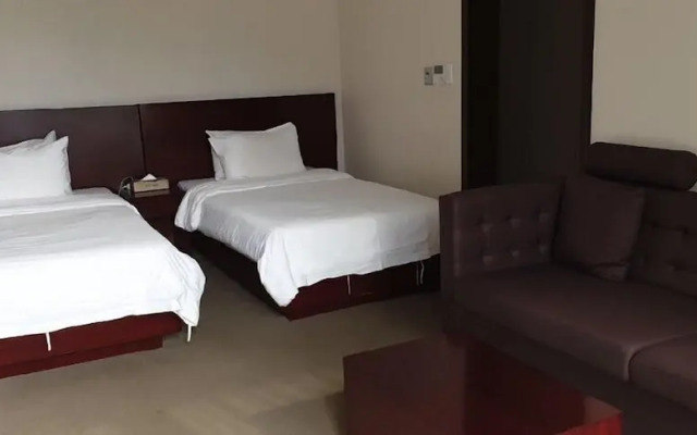 Hotel The Base