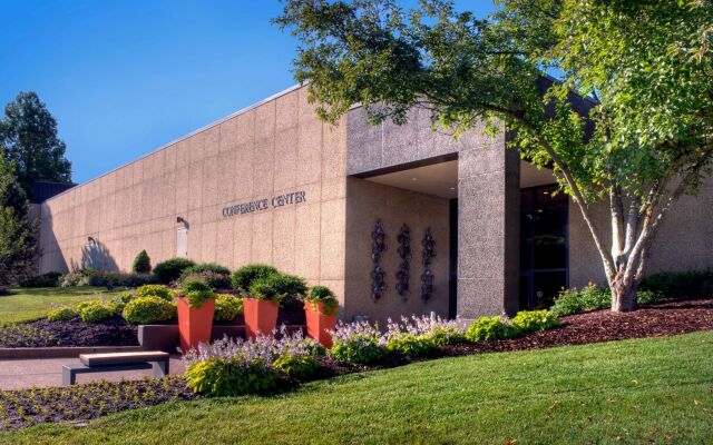 DoubleTree by Hilton Hotel St. Louis - Chesterfield
