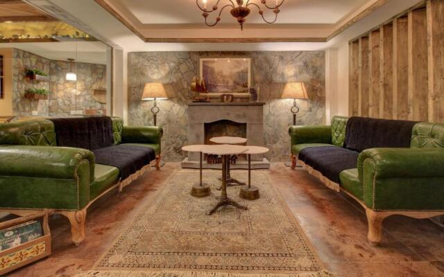 Treebo Trend Lakeside Inn