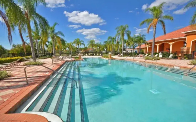 Bella Vida Resort by ihome Resort