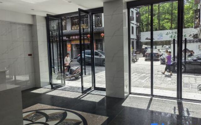 Taiyue Holiday Hotel (Zhangjiajie Tianmenshan Branch)