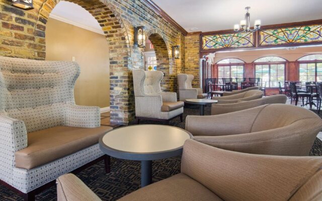 Best Western Plus French Quarter Courtyard Hotel