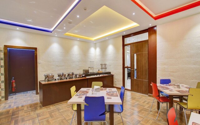 OYO 13090 Astor Hotel