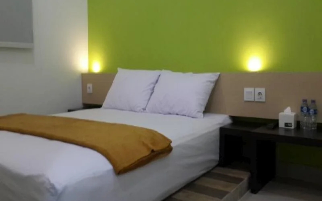 Save Hotel