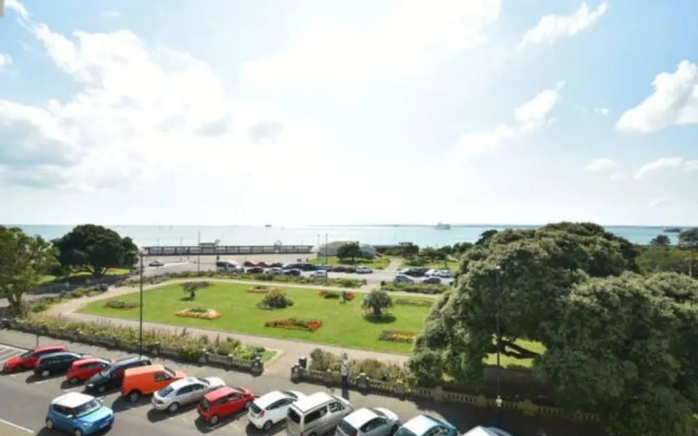 Immaculate 1-bed Apartment on Southsea
