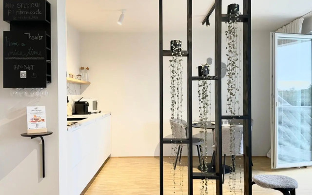 Studio XII