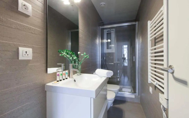 Perfectly located 4-bed 4-bath apartment in Barcelona 2-1