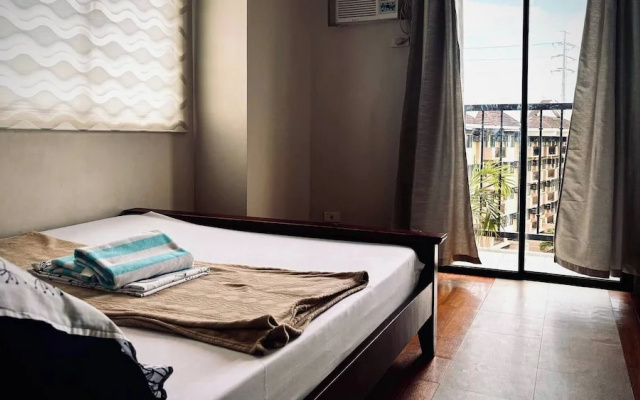 Spacious Central Davao City Getaway - Spacious Apartment With Shared Pool