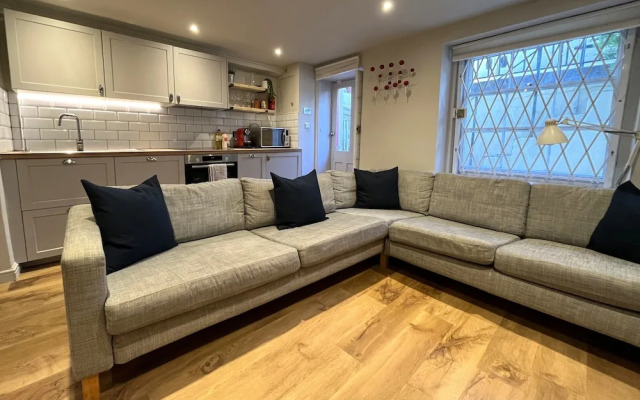Stylish Studio Apartment in Clifton Village