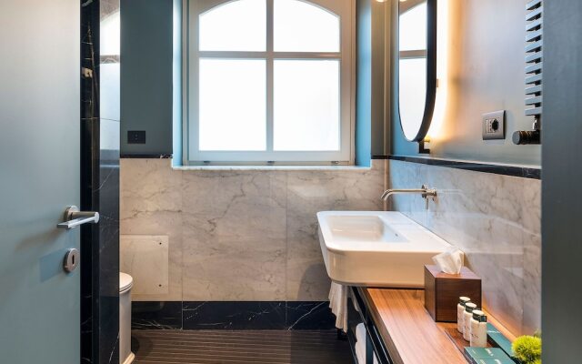 Byssus Suites