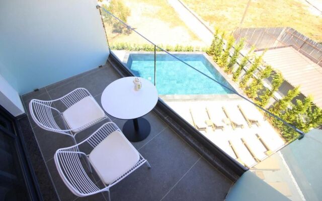 Blue Eye Hotel