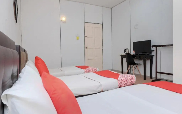 Oyo 90180 Gemilang Hotel Kerteh