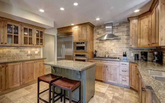 Solamere Drive Private Home by Alpine Ski Properties