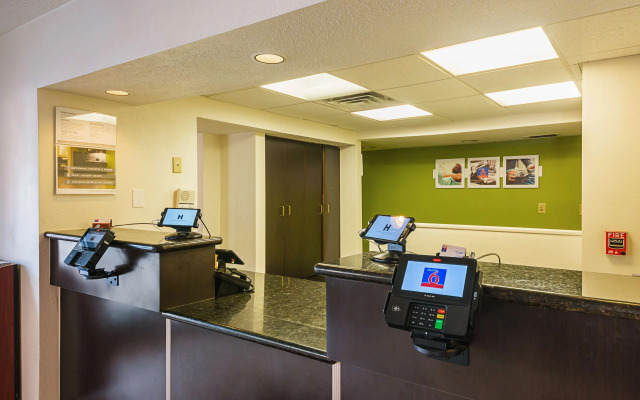 Studio 6 Greensboro, NC