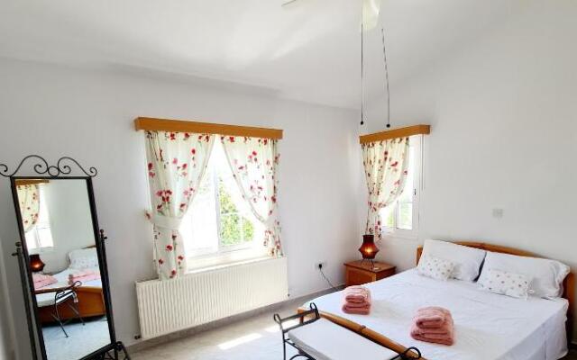 Villa Elysium, 3 bedrooms, pool, sea view & wifi