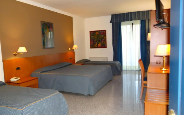 Hotel 90