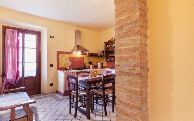 Lovely Holiday Home in Chianni With Swimming Pool