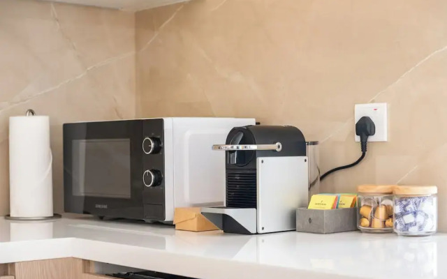 JVC Gem 2BR w maidsroom - Oakley Square