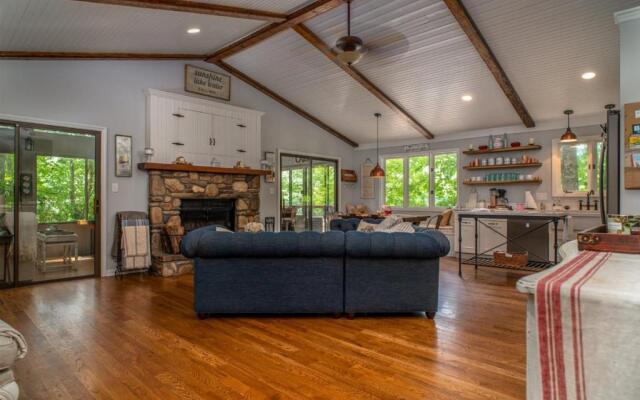 Lakeside Rays in Brevard