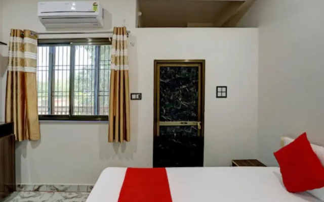 Goroomgo SS Palace Varanasi