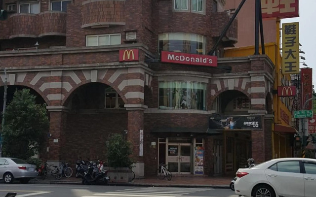 Windmill Fashion Hotel