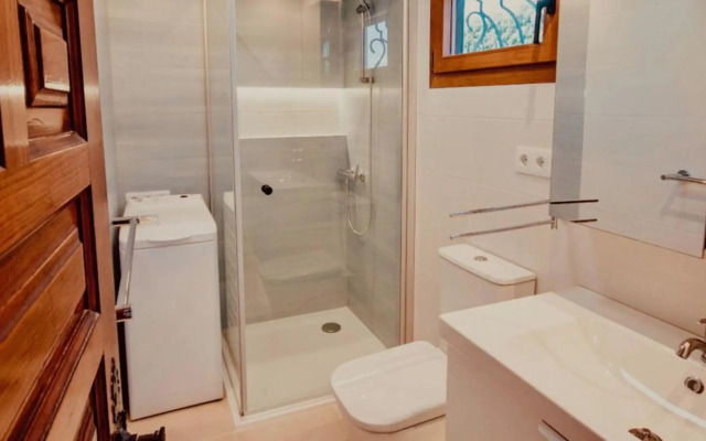 Casita blanca near yumbo