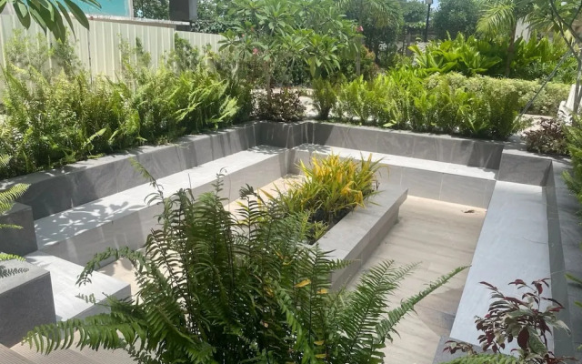 Spacious Modern Condo with Balcony